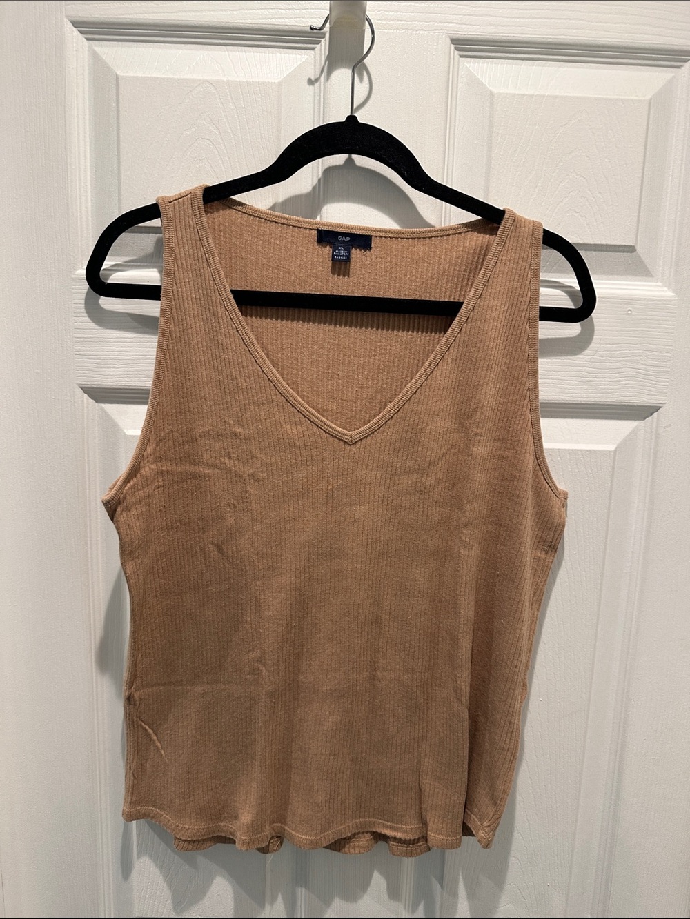 GAP Ribbed V-Neck Tank Top in Tan Size XL